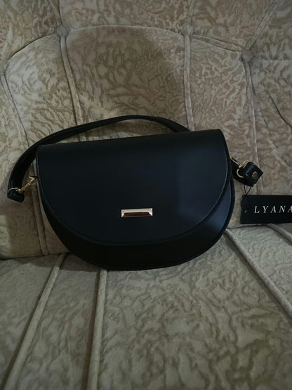 Chic Black Dual Strap Bag